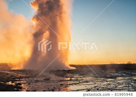 Geysir in Iceland 81995948