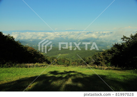 Sea of clouds in September seen at Mt. Murone 81997028