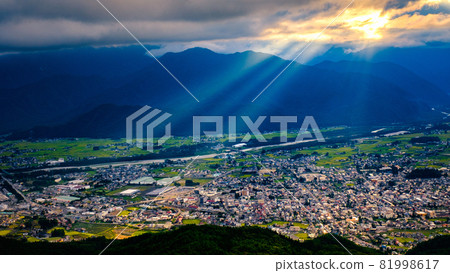Omachi City / Evening View (from Takagariyama) Omachi City / Evening View (from Takagariyama) 81998617