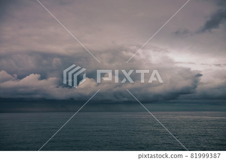 Linear precipitation zone Linear precipitation zone 81999387