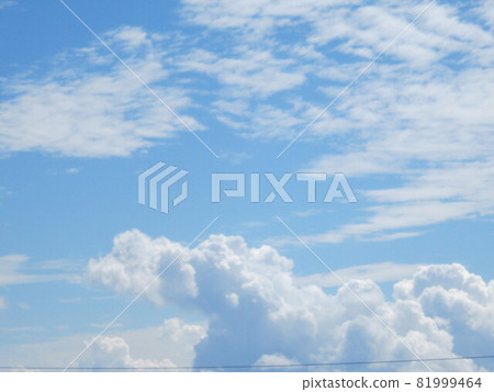 夏天雲彩和秋天雲彩 81999464