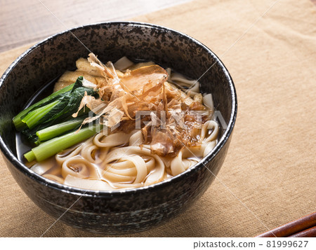 Kishimen noodles 81999627