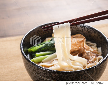 Kishimen noodles 81999629