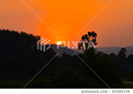 Sunset on the mountains Sunset on the mountains 82000236
