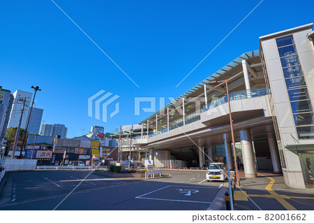 In front of Noborito Station in Tama-ku, Kawasaki City, Kanagawa Prefecture (Ikuta Ryokuchiguchi) 82001662