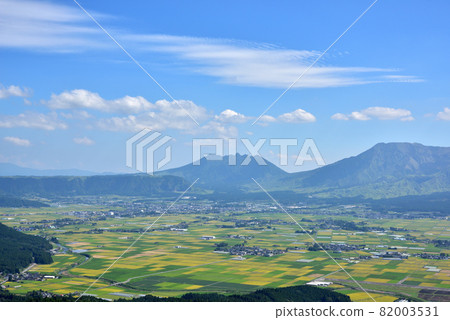 阿蘇火山口和阿蘇五嶽從大觀坊阿蘇五嶽臥佛像阿蘇火山口風景 82003531
