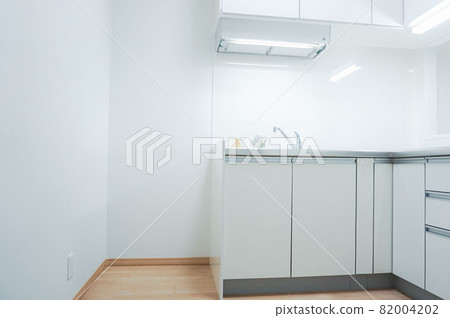 系統廚房L形【改造公寓小空間後】 82004202