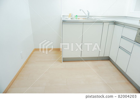 System kitchen L-shaped [after remodeling a small space in an apartment] 82004203
