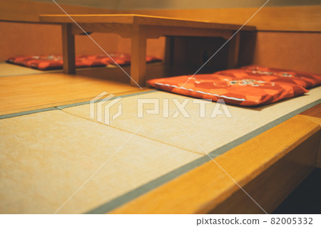 Small rise in restaurants 82005332