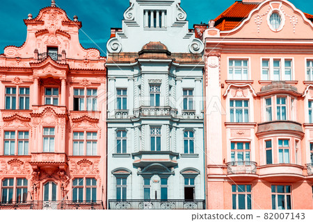 Three baroque buildings. Front view 82007143