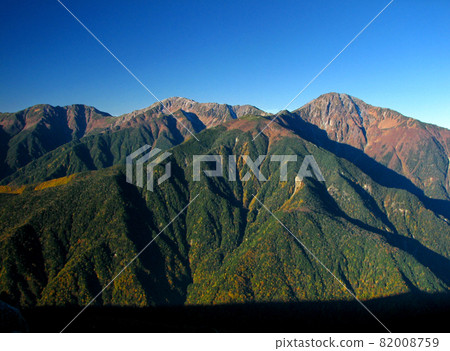 南阿爾卑斯、白峰三山（北山、愛野山、能取山） 秋天的早晨 82008759