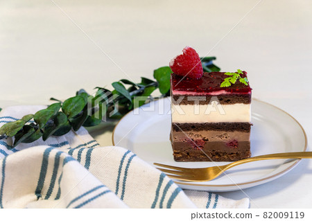 Snack time Franboise chocolate cake Snack time Franboise chocolate cake 82009119