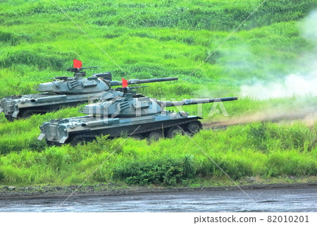 Self-Defense Forces live ammunition exercise (Type 74 tank, Fuji Firepower Exercise, Shizuoka Prefecture) Self-Defense Forces live ammunition exercise (Type 74 tank, Fuji Firepower Exercise, Shizuoka Prefecture) 82010201
