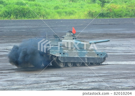 Tank retreat march (Type 10 tank, Fuji Firepower Exercise, Shizuoka Prefecture) Tank retreat march (Type 10 tank, Fuji Firepower Exercise, Shizuoka Prefecture) 82010204