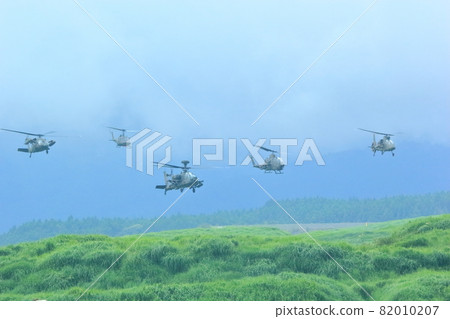 Self-Defense Forces helicopter (Fuji Firepower Exercise, Shizuoka Prefecture) Self-Defense Forces helicopter (Fuji Firepower Exercise, Shizuoka Prefecture) 82010207