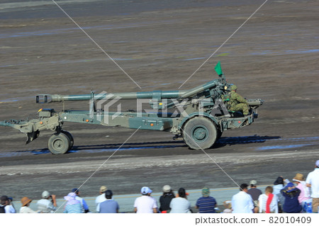 自衛隊演習場景（155mm榴彈砲FH70富士火力演習靜岡縣） 82010409