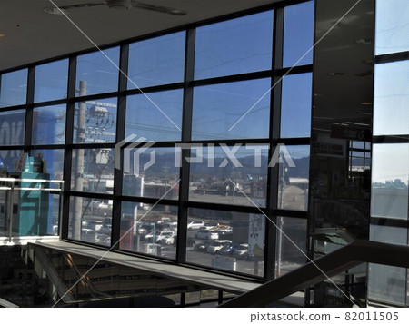 大窗外的景色 82011505