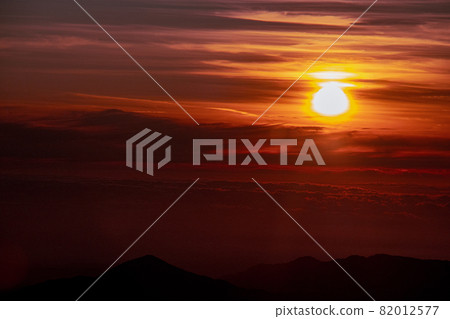 太陽和日出 82012577