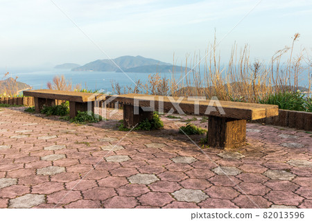 Kaminoseki Observatory Bench overlooking the Kaminoseki Strait (Kaminoseki Town, Kumage District, Yamaguchi Prefecture) Kaminoseki Observatory Bench overlooking the Kaminoseki Strait (Kaminoseki Town, Kumage District, Yamaguchi Prefecture) 82013596