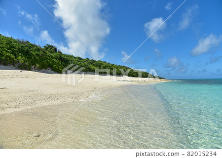 Superb view of Nagamahama on Kurima Island Superb view of Nagamahama on Kurima Island 82015234