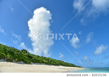 Superb view of Nagamahama on Kurima Island Superb view of Nagamahama on Kurima Island 82015236