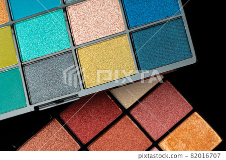 Make up colorful eyeshadow palettes, close up 82016707