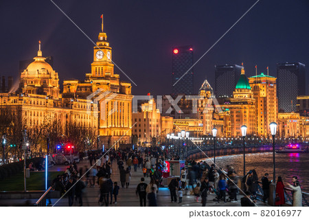 《Shanghai》 Night view and sightseeing spots on the Bund promenade 《Shanghai》 Night view and sightseeing spots on the Bund promenade 82016977