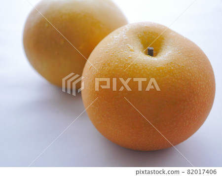 Pear 3 82017406