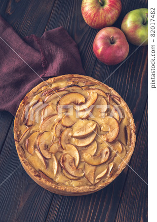 Apple cream cake Apple cream cake 82017482