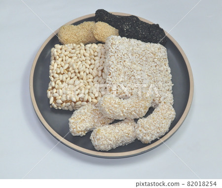 traditional Korean sweets traditional Korean sweets 82018254