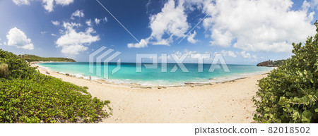 View on tropical beach on the caribbean island St. Maarten during daytime View on tropical beach on the caribbean island St. Maarten during daytime 82018502