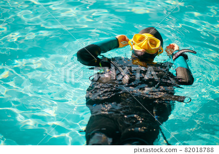 Man Doing Scuba Diving With Victory Pose 3D Illustration download in PNG,  OBJ or Blend format