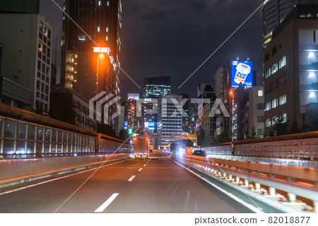 《東京》夜間首都高速 六本木周邊 82018877