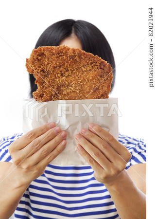 Deep-fried chicken that is bigger than Taiwan's face (Dazzy pie) 82021944