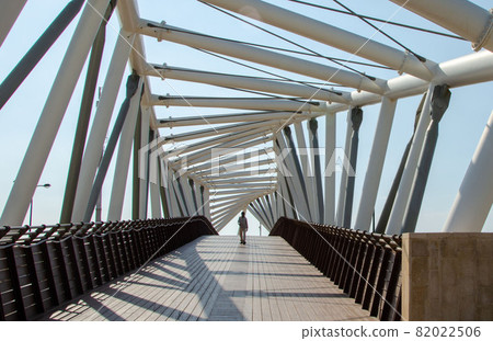 Bridge for pedestrians and cyclists in Netanya Bridge for pedestrians and cyclists in Netanya 82022506