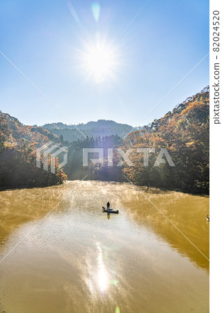 【千葉縣君津市】紅葉名勝龜山湖 【千葉縣君津市】紅葉名勝龜山湖 82024520
