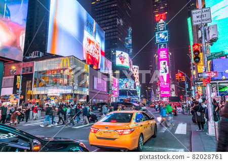 "New York" Times Square, the center of the world 82028761
