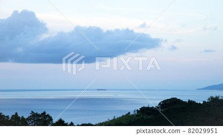 平靜的大海的背景圖像 82029951