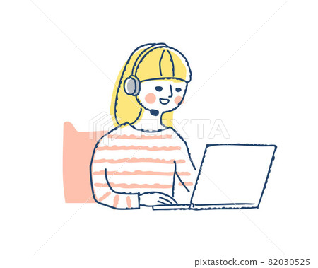一個戴著耳機在電腦上工作的女孩 82030525