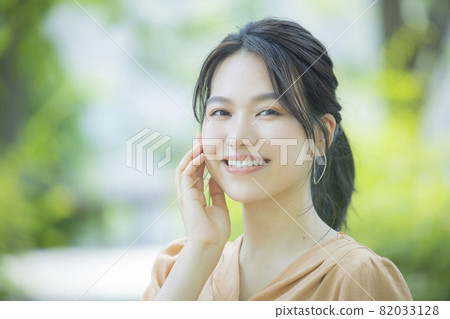 Women's outdoor skin care 82033128