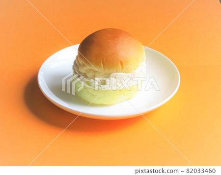 Maritozzo with orange peel Maritozzo with orange peel 82033460