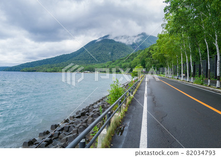 Lake Shikotsu after the rain 82034793