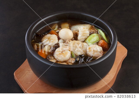 五目紅燒湯麵 五目紅燒湯麵 82038613