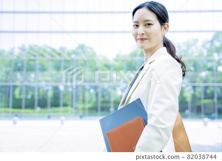 Business scene female Business scene female 82038744