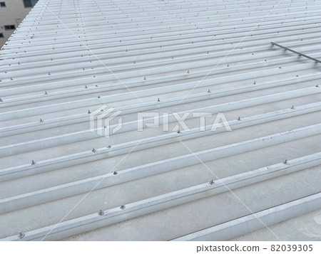 Half-roof that is often used for warehouses Half-roof that is often used for warehouses 82039305