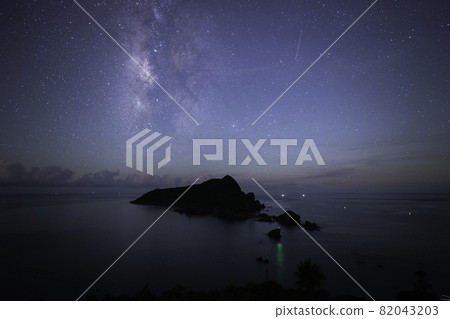 《Satsuma Peninsula, Kagoshima Prefecture》 From Gotohana Observatory Okiakime Island and the Milky Way in Summer 《Satsuma Peninsula, Kagoshima Prefecture》 From Gotohana Observatory Okiakime Island and the Milky Way in Summer 82043203