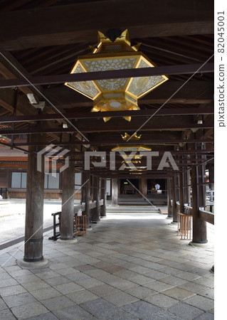 Kiyomizu-dera main hall in summer Kiyomizu-dera main hall in summer 82045001