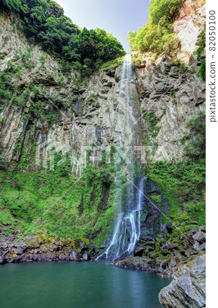 Takibaya waterfall 82050100