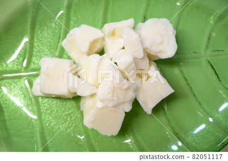 Shea butter and green plate 82051117