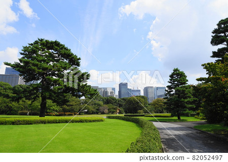 September Chiyoda 657 Honmaru Grand Lawn, Imperial Palace Edo Castle Ruins September Chiyoda 657 Honmaru Grand Lawn, Imperial Palace Edo Castle Ruins 82052497